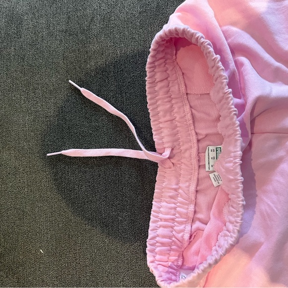 Adidas shorts ladies size xs, new and never worn - Picture 3 of 3